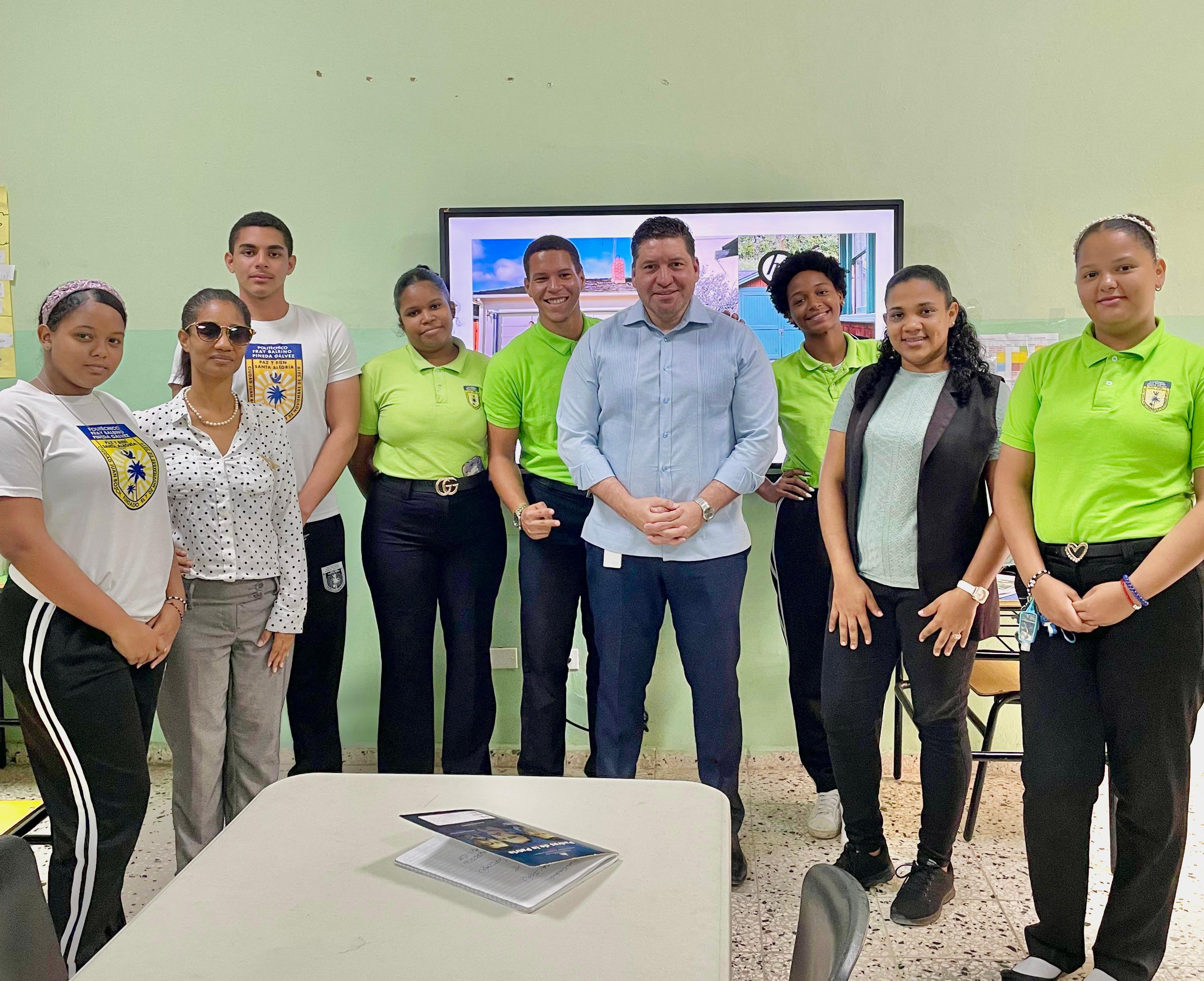 Promipyme imparte charla de "Emprendimiento e Innovación" en Santo Domingo Este